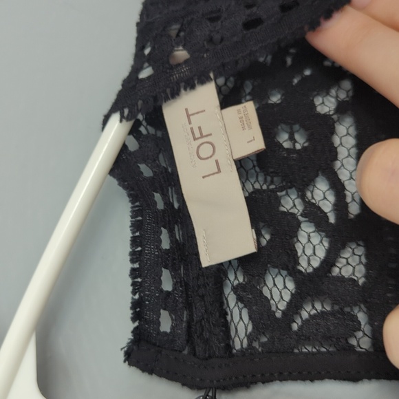 LOFT Brand Crochet Lace Floral Mock Neck Three Quarter Sleeve Top Large L - Picture 5 of 7